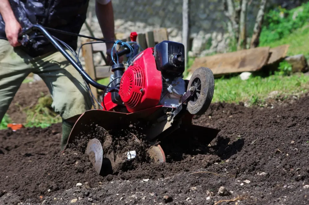 Husqvarna près de Louvigné-du-Désert